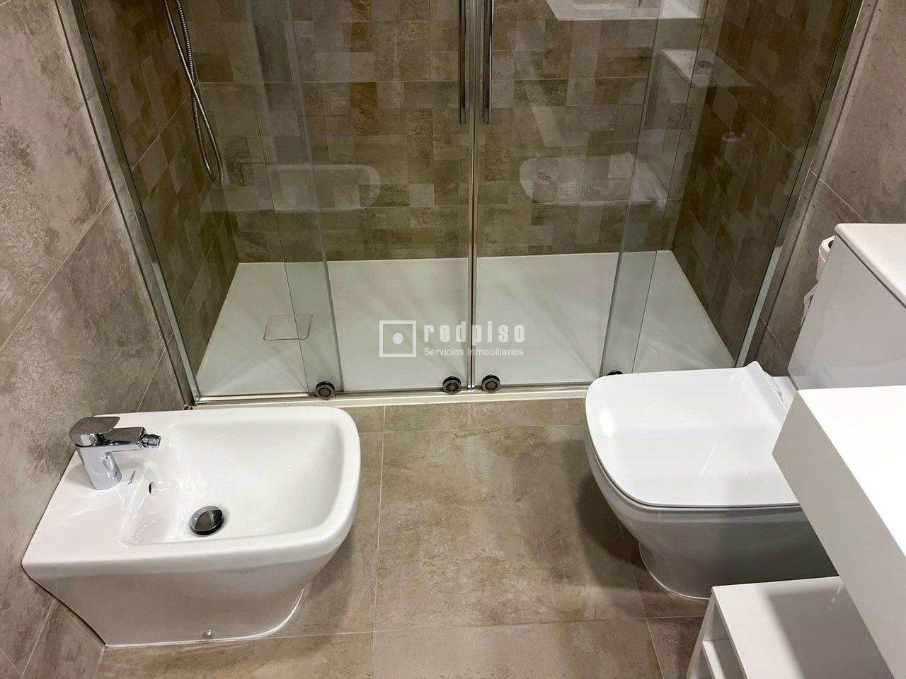 Piso en alquiler en  avenida de Isabel de Valois, Madrid  33/61