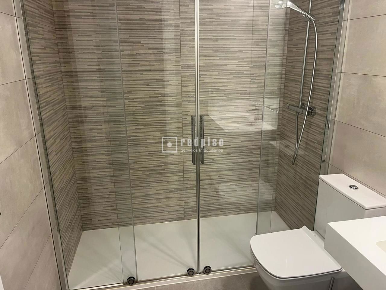 Piso en alquiler en  avenida de Isabel de Valois, Madrid  39/61