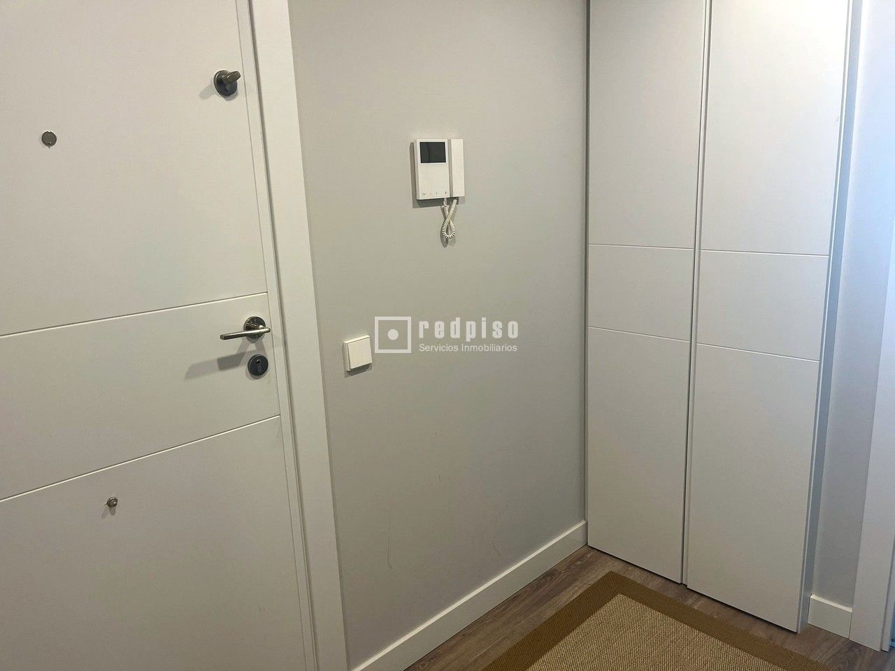 Piso en alquiler en  avenida de Isabel de Valois, Madrid  14/61