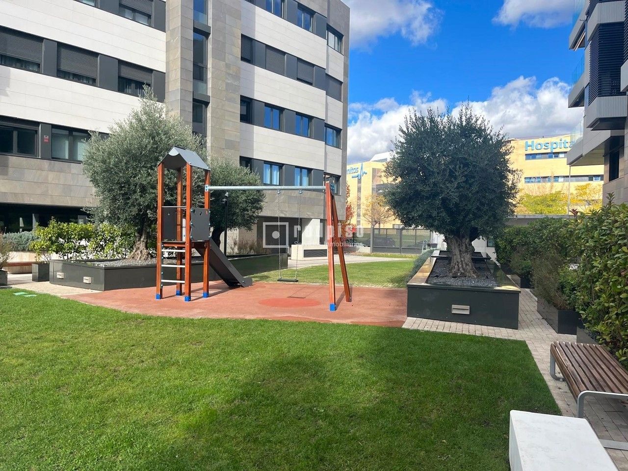Piso en alquiler en  avenida de Isabel de Valois, Madrid  57/61