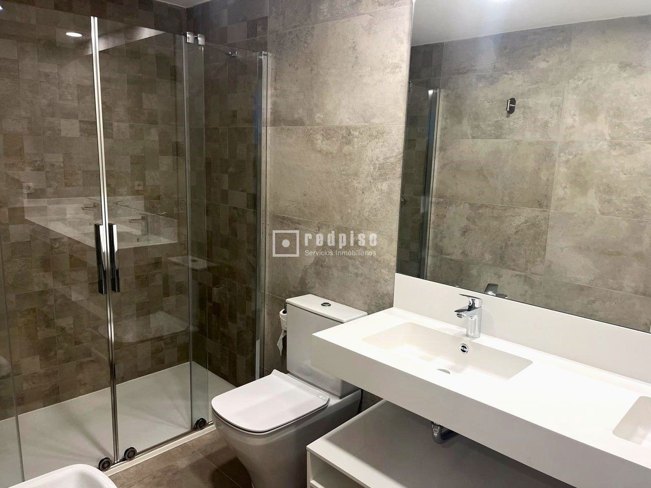 Piso en alquiler en  avenida de Isabel de Valois, Madrid  32/61