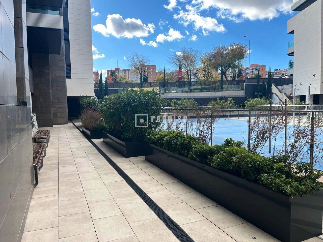 Piso en alquiler en  avenida de Isabel de Valois, Madrid  52/61