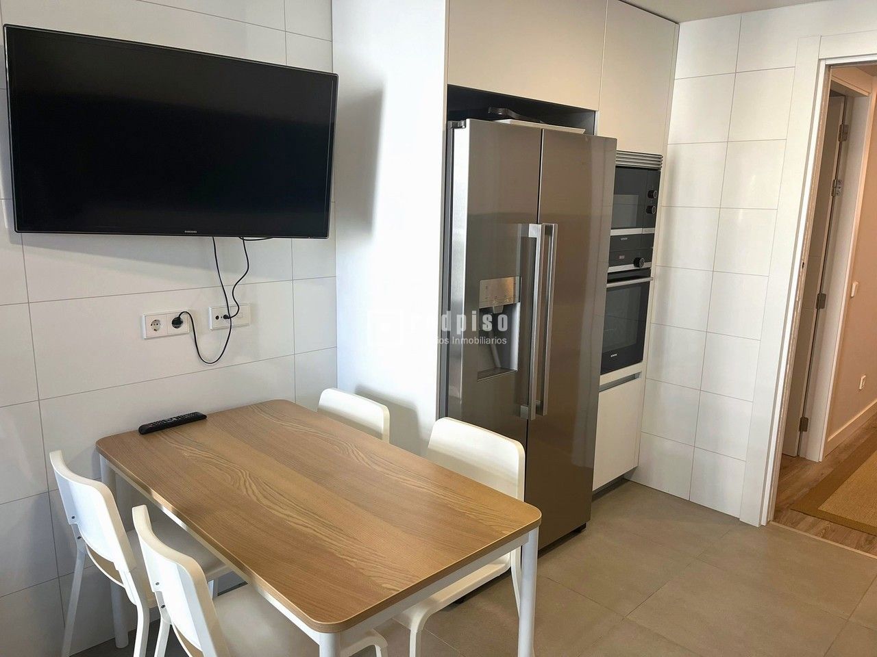 Piso en alquiler en  avenida de Isabel de Valois, Madrid  17/61