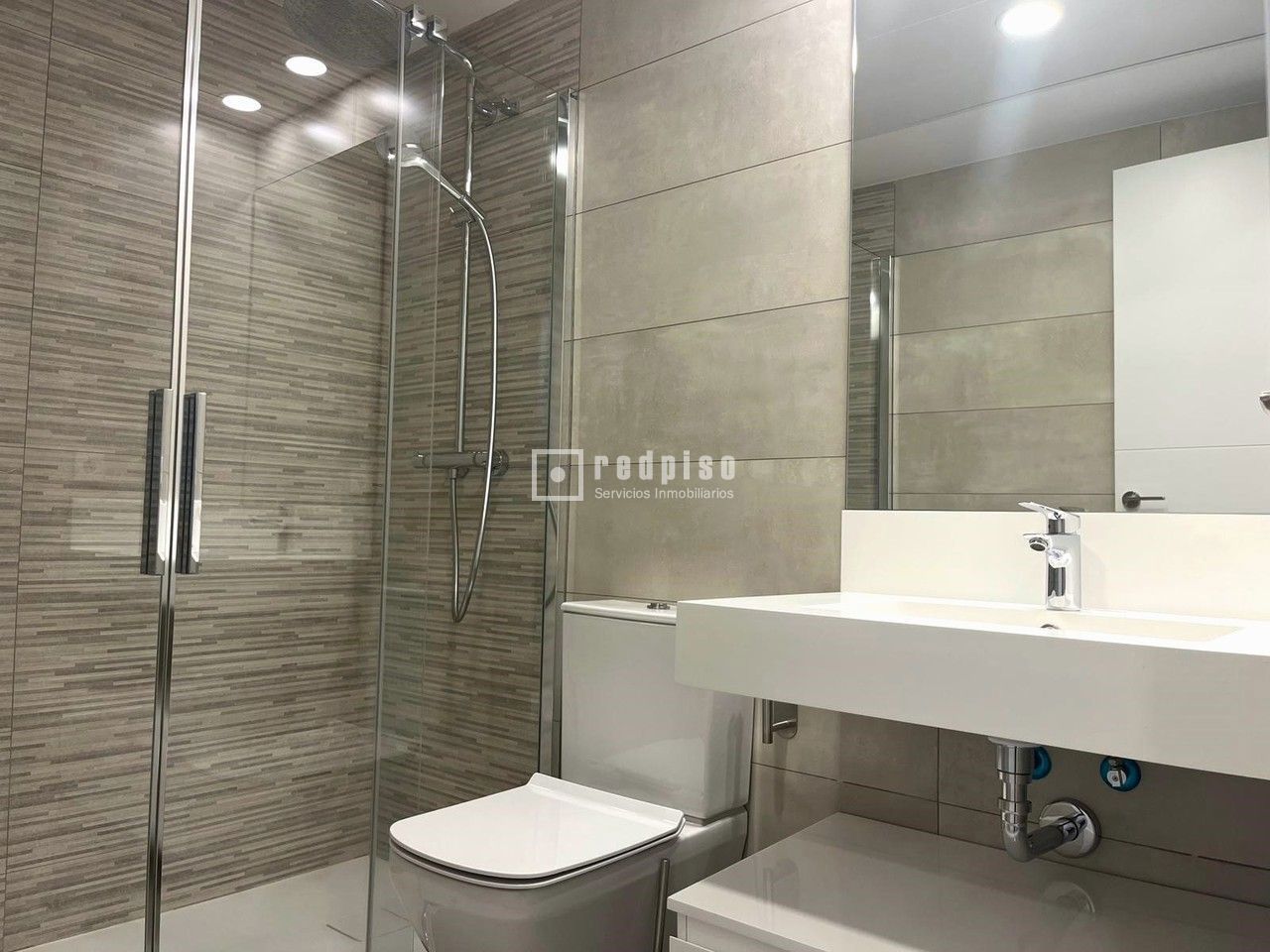 Piso en alquiler en  avenida de Isabel de Valois, Madrid  40/61