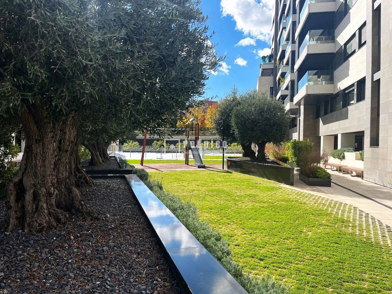 Piso en alquiler en  avenida de Isabel de Valois, Madrid  58/61