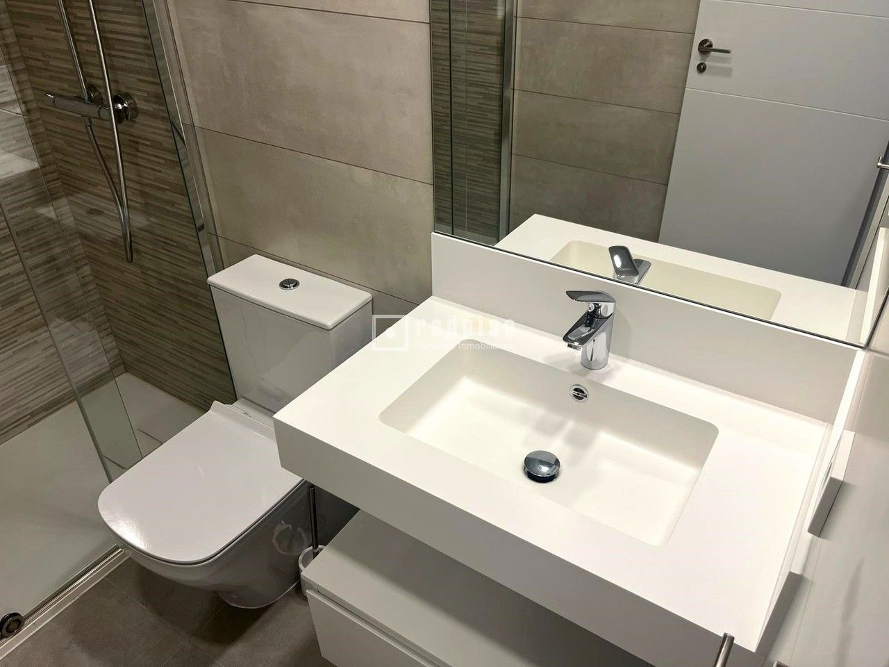 Piso en alquiler en  avenida de Isabel de Valois, Madrid  41/61