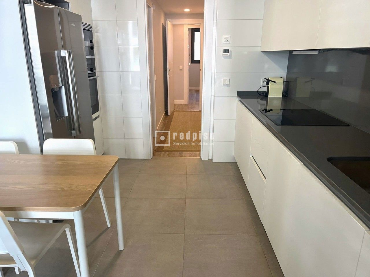 Piso en alquiler en  avenida de Isabel de Valois, Madrid  19/61