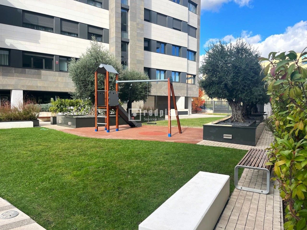 Piso en alquiler en  avenida de Isabel de Valois, Madrid  56/61