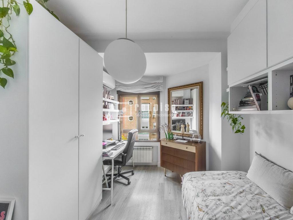 Piso en venta en paseo Del Marqués De Zafra, Salamanca, Madrid 13/18