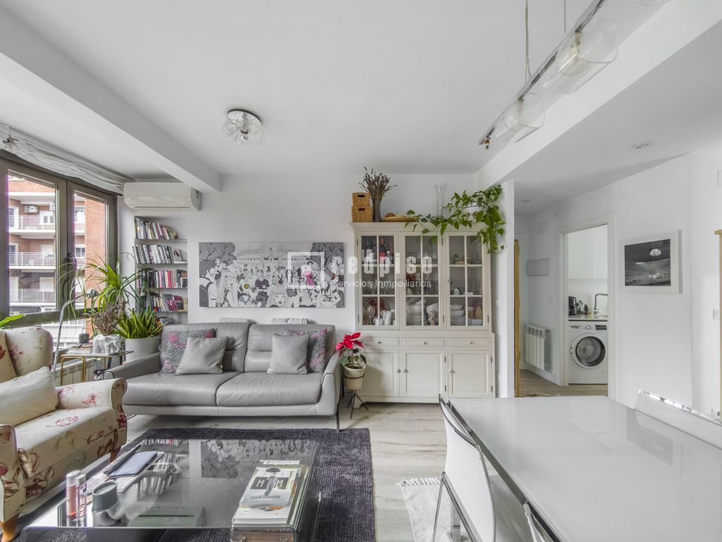 Piso en venta en paseo Del Marqués De Zafra, Salamanca, Madrid 3/18