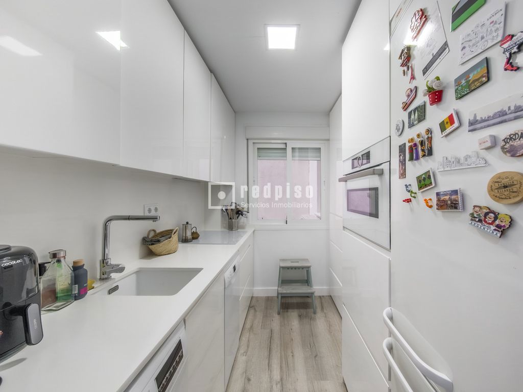 Piso en venta en paseo Del Marqués De Zafra, Salamanca, Madrid 8/18