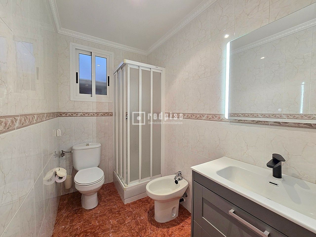 Piso en venta en  Aldaia, Valencia  12/35