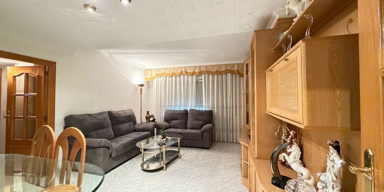 Piso en venta en  Zarzaquemada, Madrid  1/1