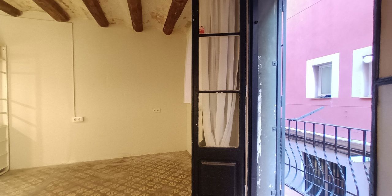 Piso en alquiler  calle Carretes, Ciutat Vella, Barcelona  1/1