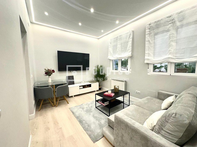 Piso en alquiler en  calle de Alcántara, Madrid  1/1