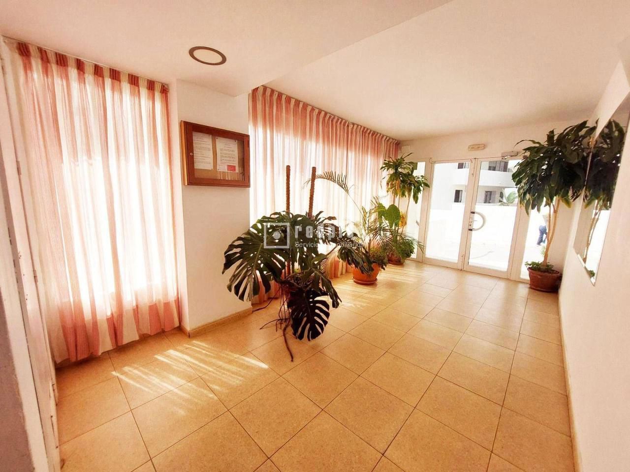 Piso en alquiler en  Benalmádena, Málaga  24/36