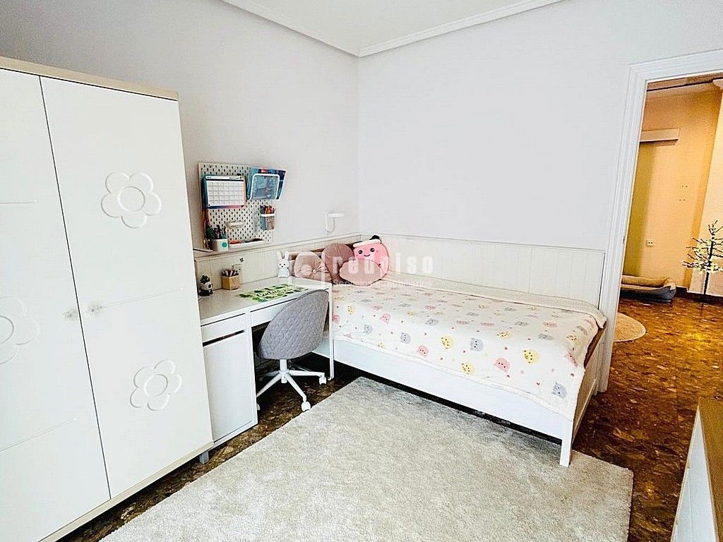 Piso en venta en  Xirivella, Valencia  11/26