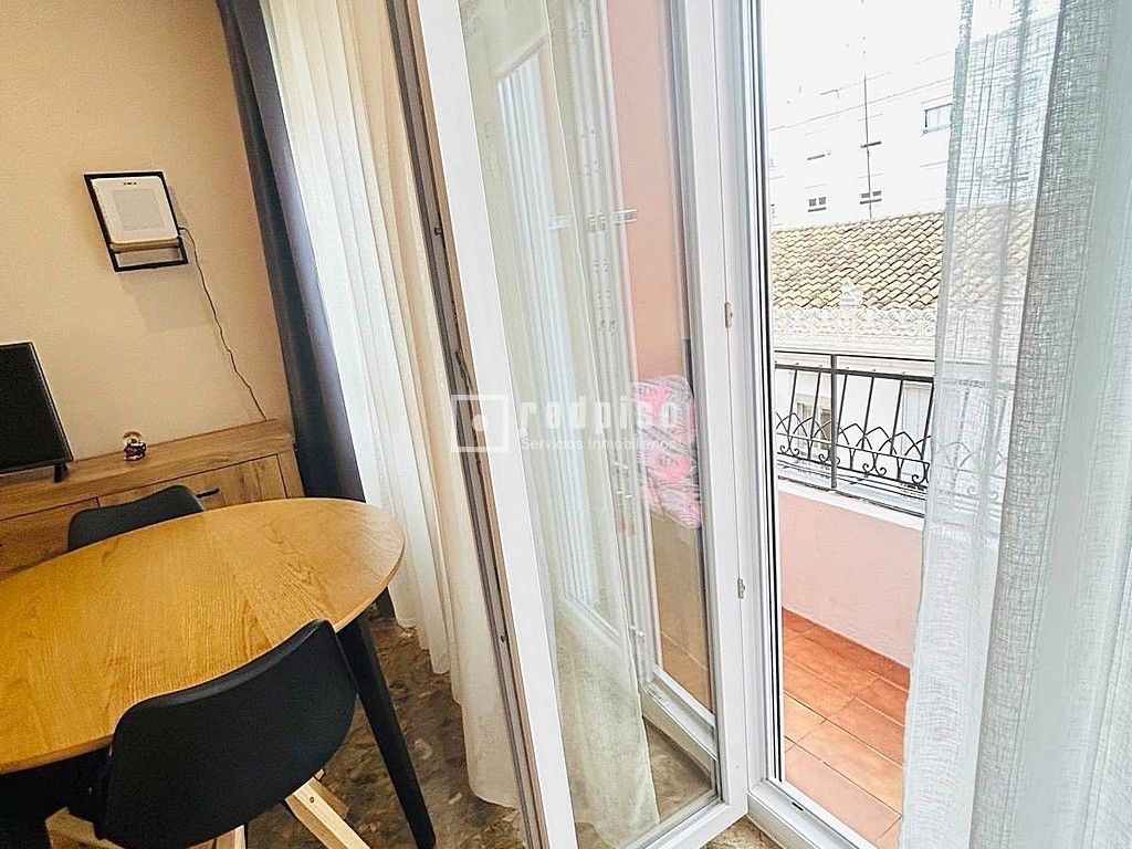 Piso en venta en  Xirivella, Valencia  9/26