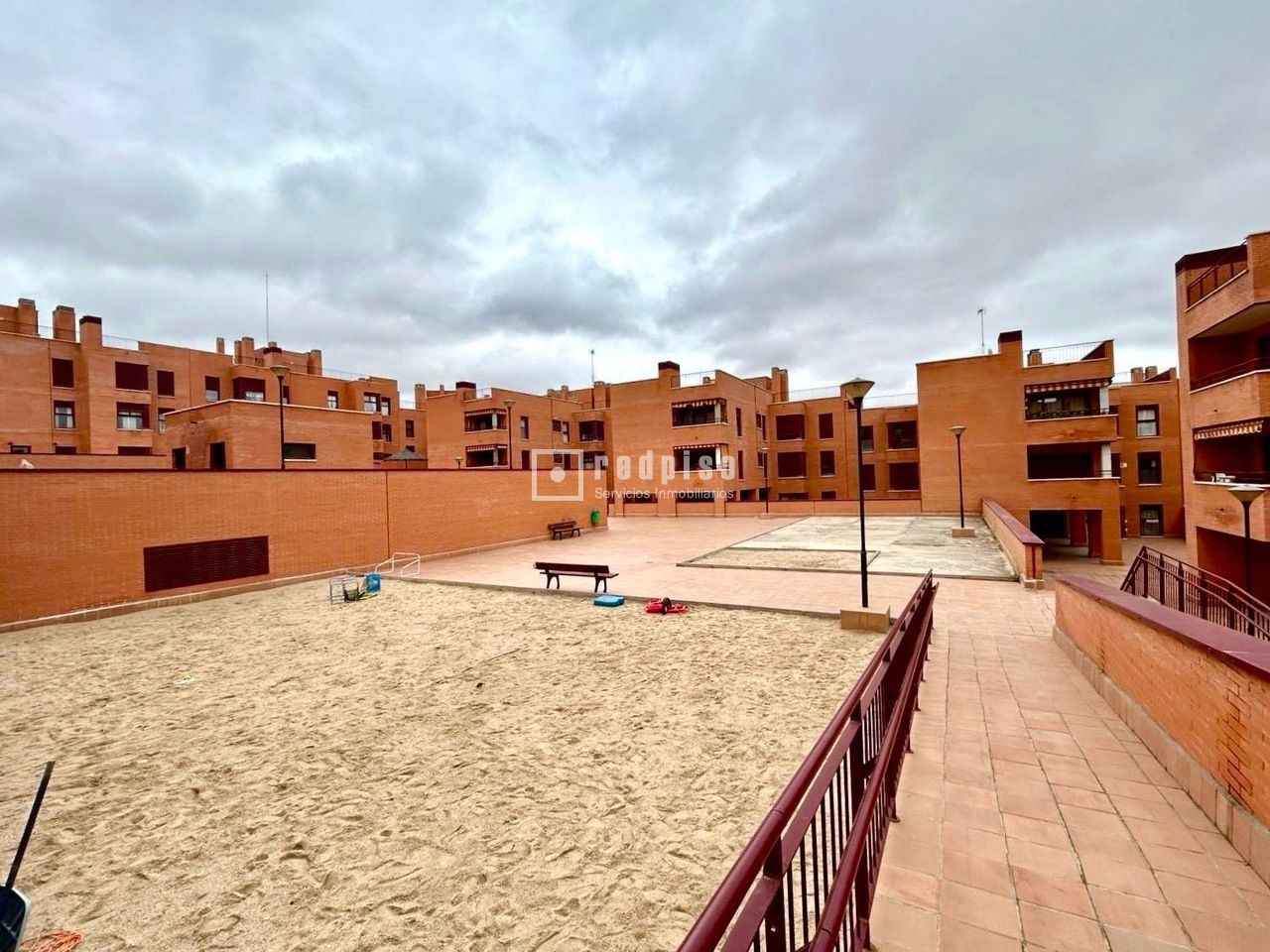 Piso en venta en calle De Motril, Arroyomolinos, Madrid 5/31