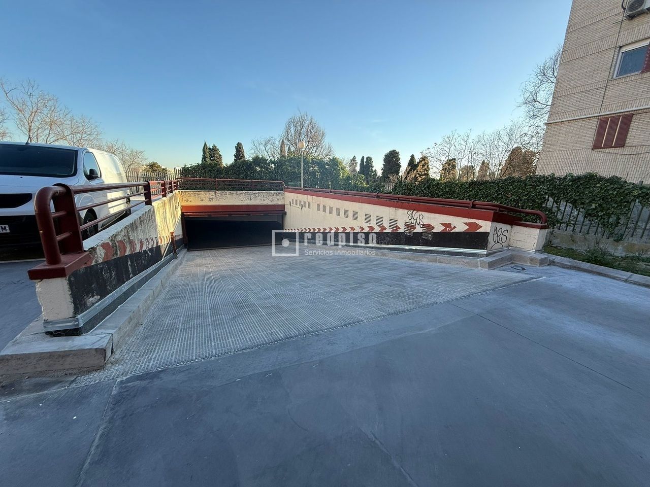 Piso en venta en calle De Ocaña, Madrid, Madrid 31/35