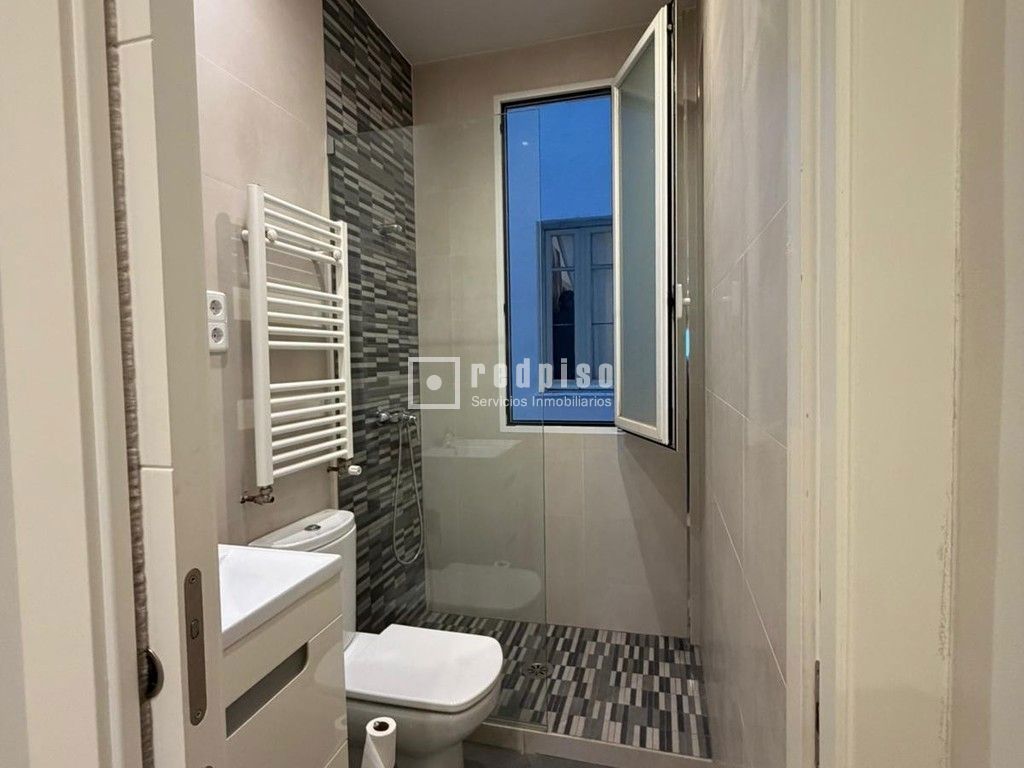 Local en alquiler en calle Del General Díaz Porlier, Madrid, Madrid 5/11