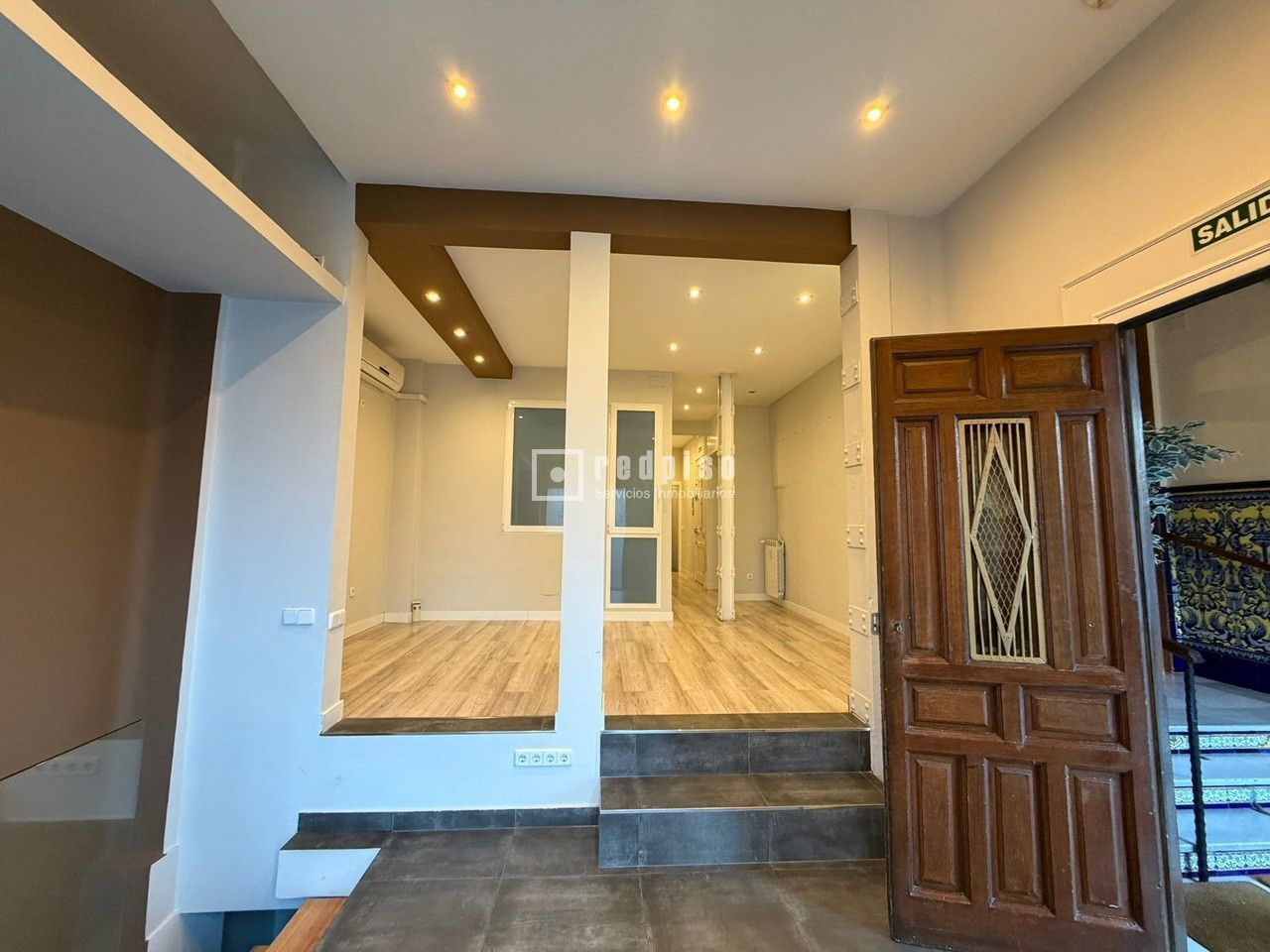 Local en alquiler en calle Del General Díaz Porlier, Madrid, Madrid 8/11