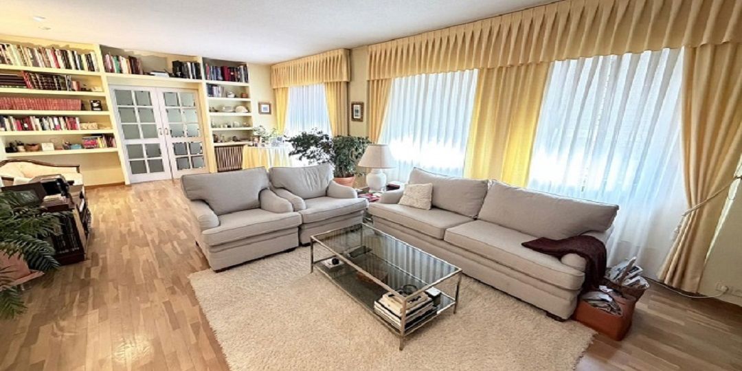 Piso en venta en  calle de Víctor de la Serna, Madrid  1/1