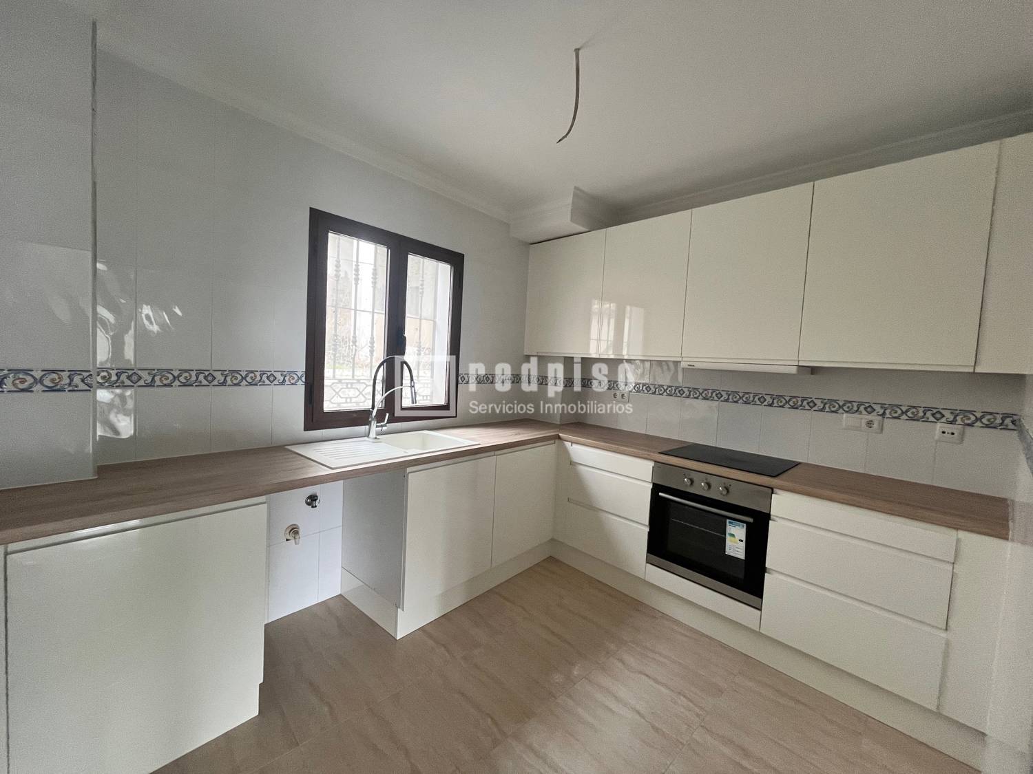 Piso en venta en  Algarrobo, Málaga  12/22