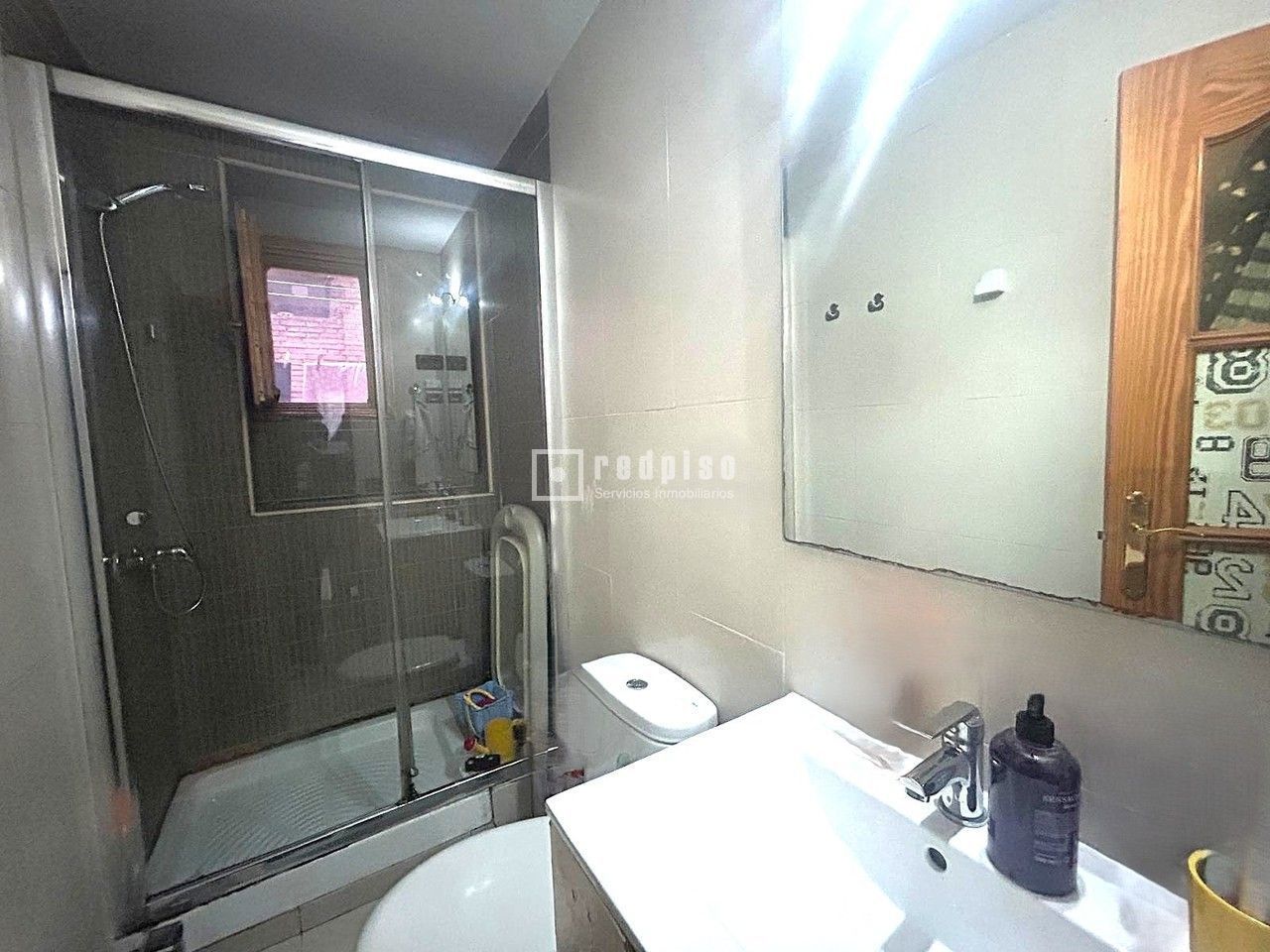 Piso en venta en  calle de la Presa, San Fernando de Henares, Madrid  5/10