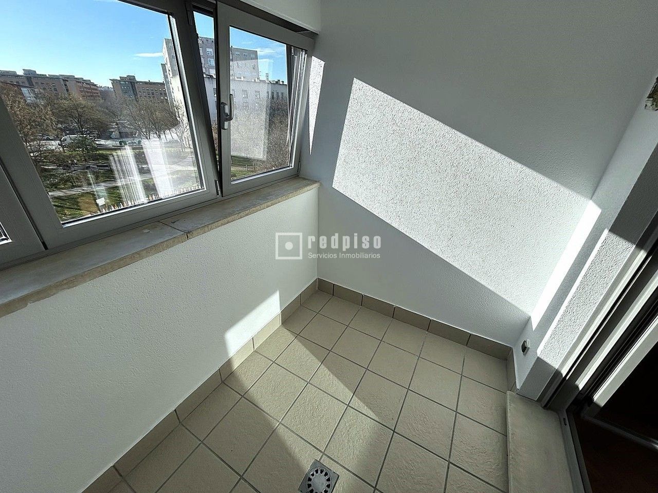 Piso en alquiler en  Coslada, Madrid  12/14