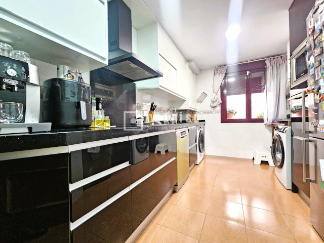 Piso en venta en Parla, Madrid 4/14