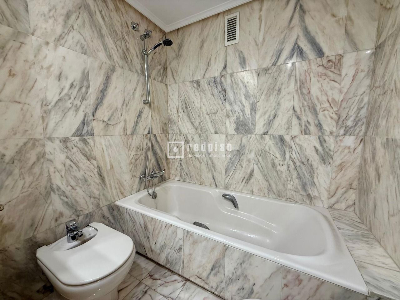 Piso en alquiler en  plaza de Mariano Arregui Canela, Zaragoza  41/44