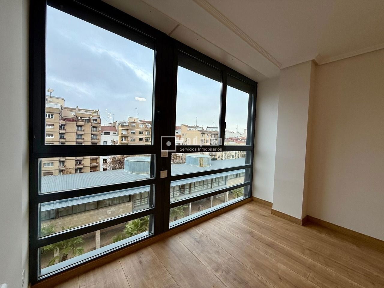 Piso en alquiler en  plaza de Mariano Arregui Canela, Zaragoza  12/44