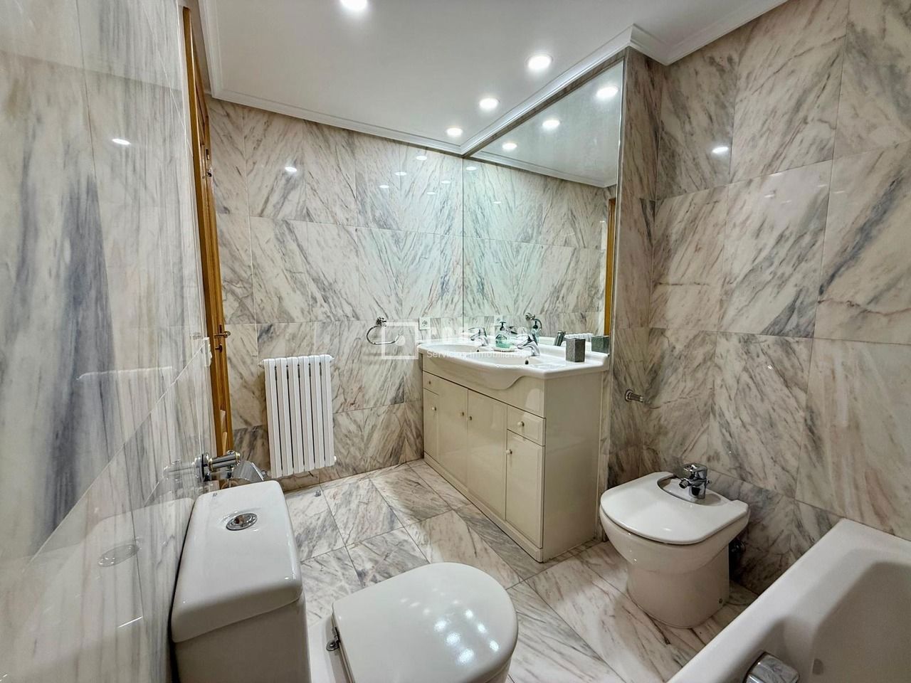 Piso en alquiler en  plaza de Mariano Arregui Canela, Zaragoza  40/44