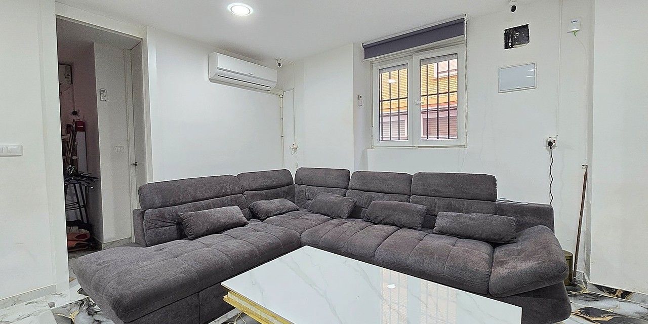 Local en venta  Xirivella, Valencia  1/11