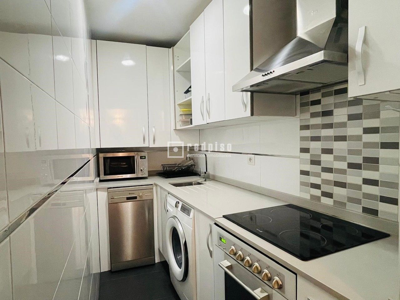 Piso en alquiler en calle De Robledillo, Chamberí, Madrid 7/21