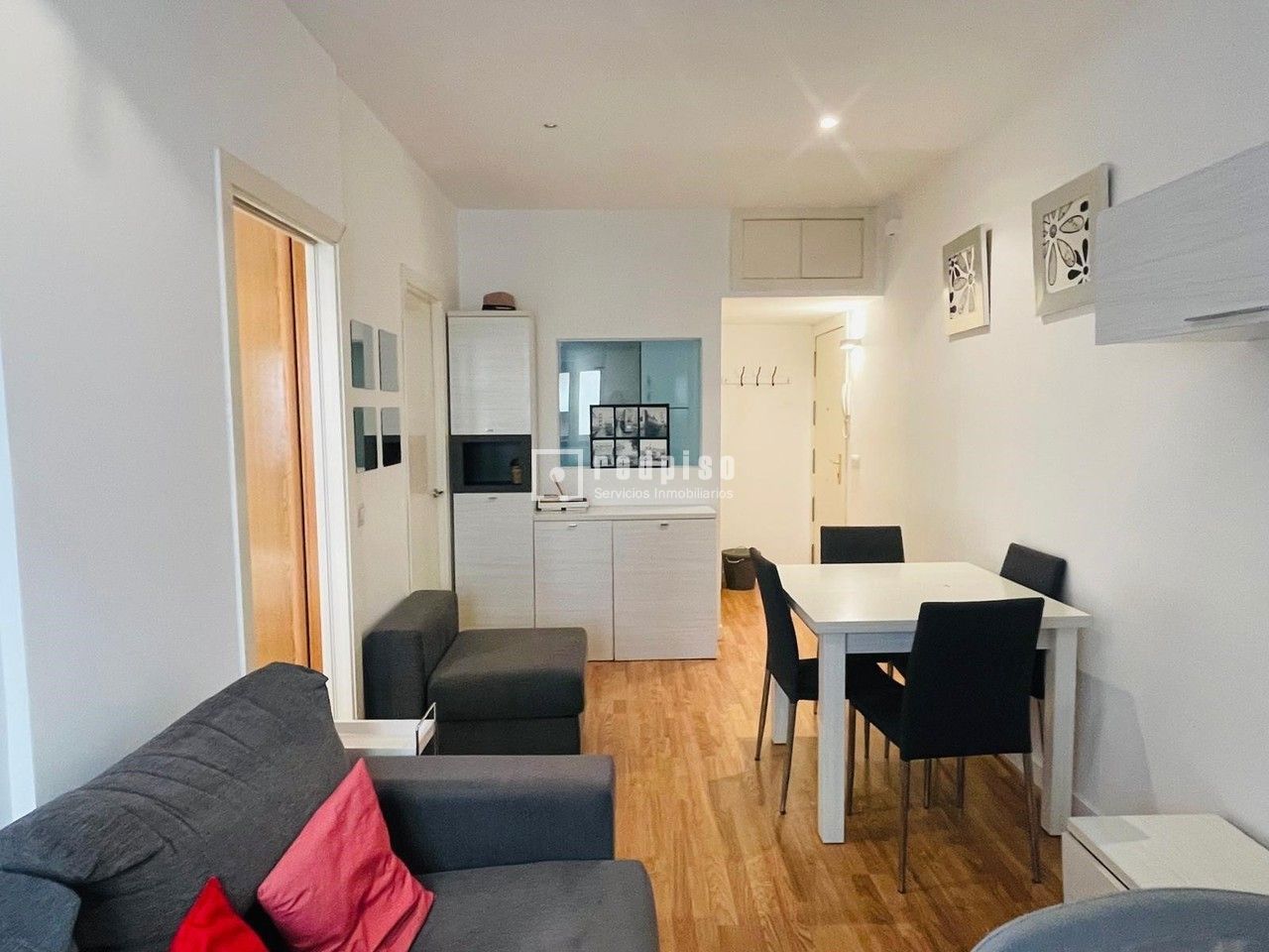 Piso en alquiler en calle De Robledillo, Chamberí, Madrid 3/21