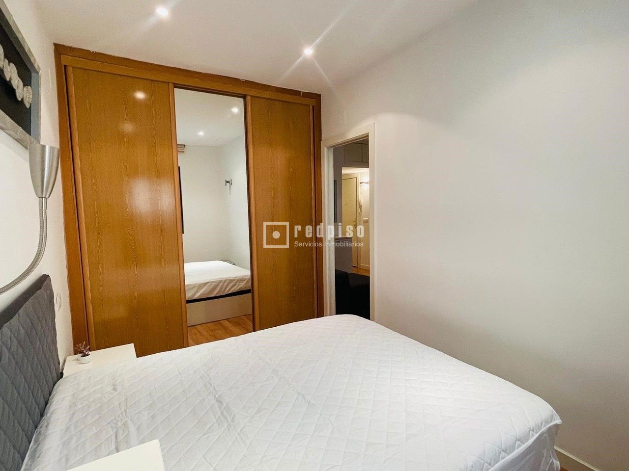 Piso en alquiler en calle De Robledillo, Chamberí, Madrid 19/21