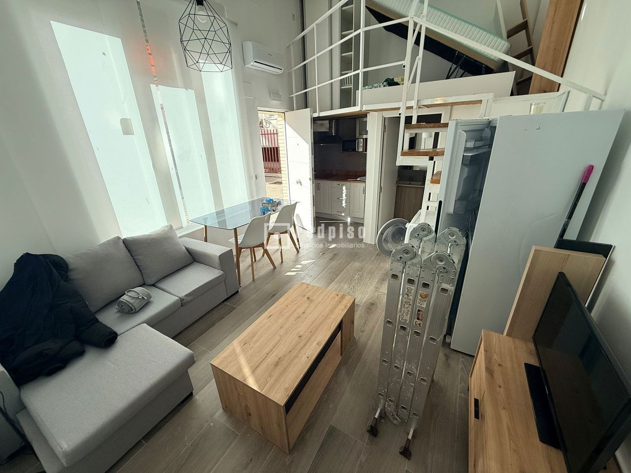 Local en venta en  calle de Chiquinquira, Madrid  1/1