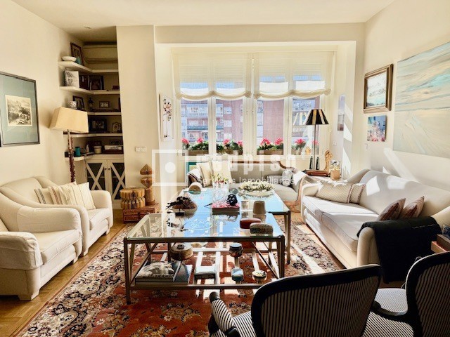 Piso en venta en  avenida del General Perón, Tetuán, Madrid  1/1