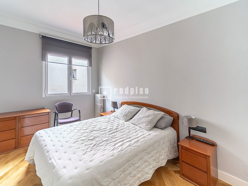 Piso en venta en calle De Medellín, Madrid, Madrid 19/31