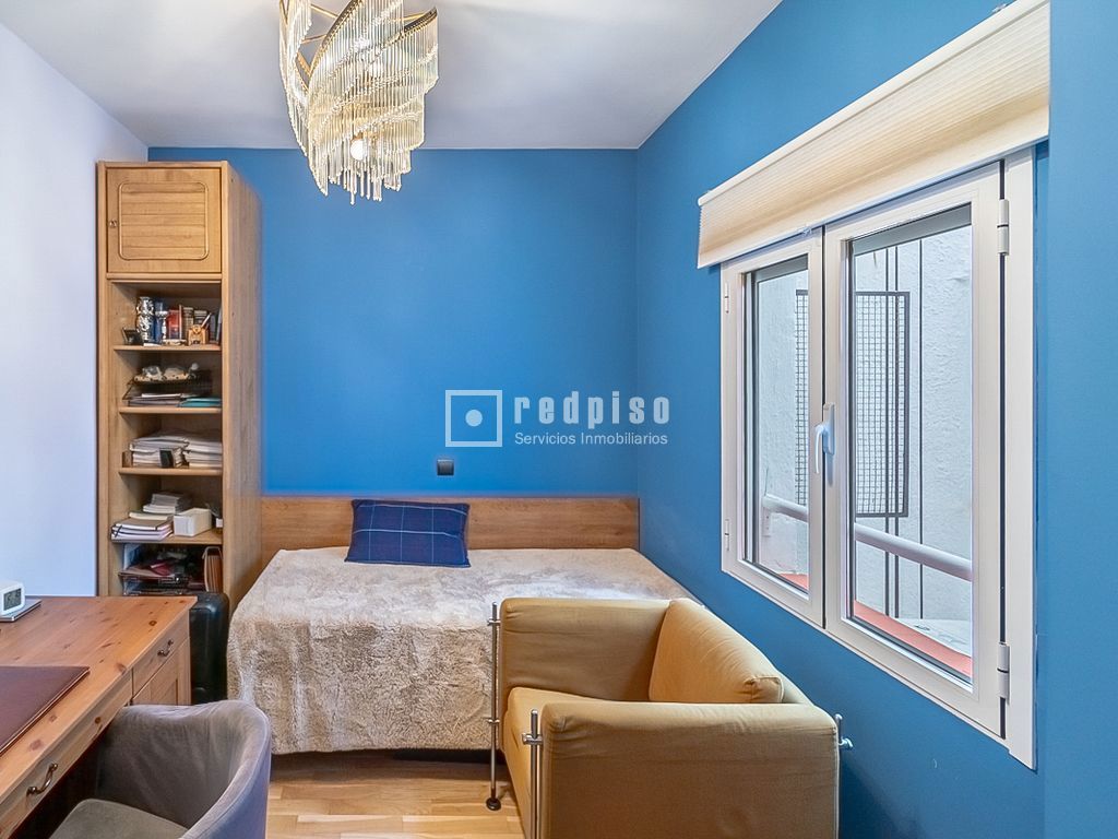 Piso en venta en calle De Medellín, Madrid, Madrid 18/31