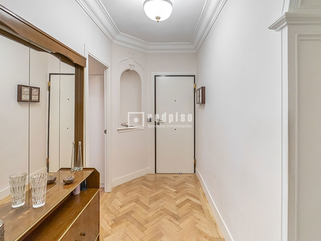 Piso en venta en calle De Medellín, Madrid, Madrid 29/31