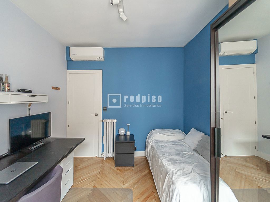 Piso en venta en calle De Medellín, Madrid, Madrid 17/31