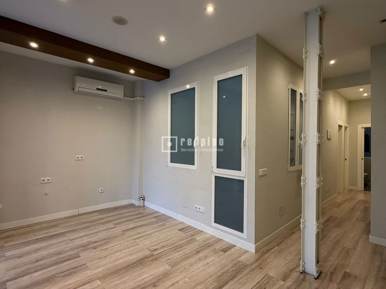 Piso en venta en  calle del General Díaz Porlier, Madrid  1/1