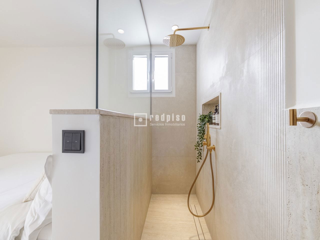 Piso en venta en calle De San Lorenzo, Madrid, Madrid 40/50