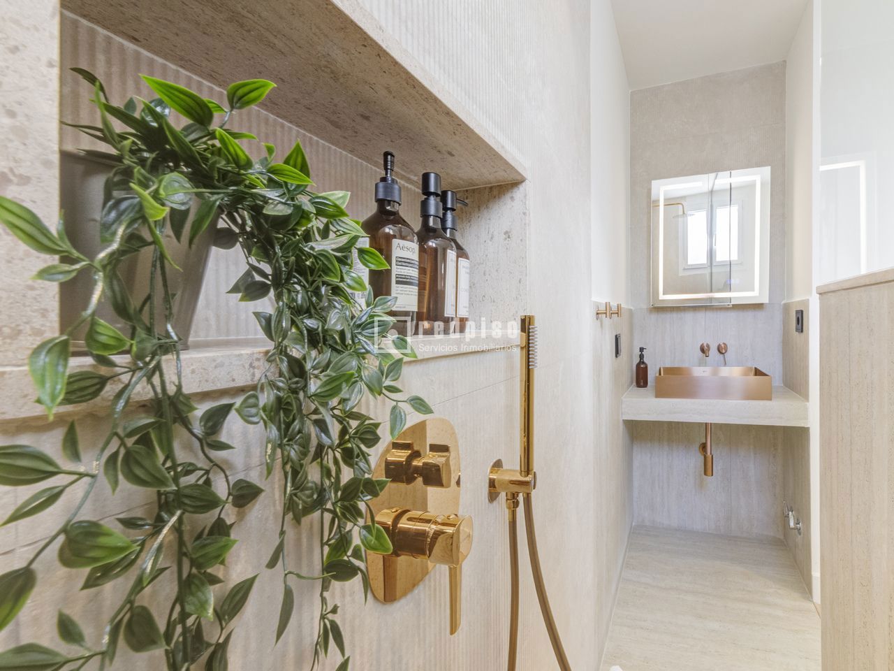 Piso en venta en calle De San Lorenzo, Madrid, Madrid 41/50