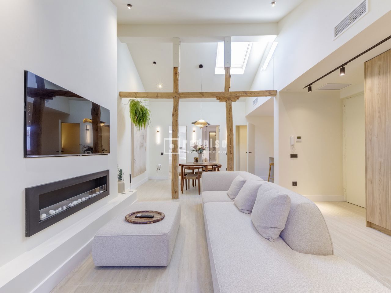 Piso en venta en  calle de San Lorenzo, Madrid  1/1