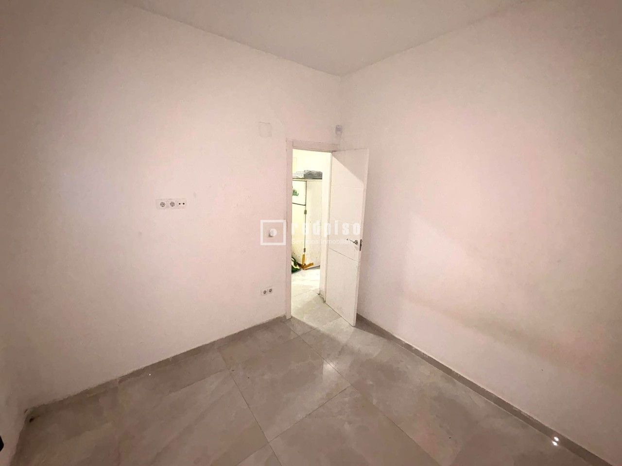 Local en venta en calle De Moncada, Villaverde, Madrid 8/10