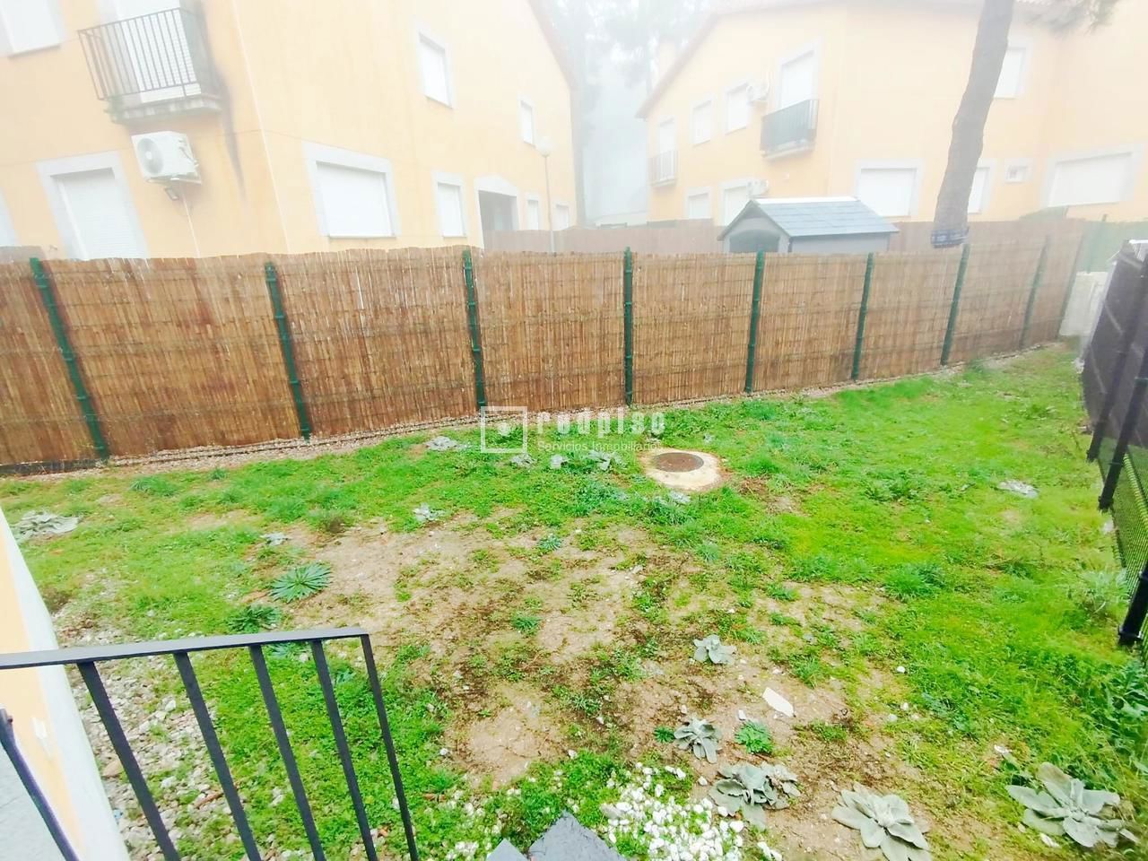 Casa en venta en  calle de Coruña, Cadalso de los Vidrios, Madrid  17/27